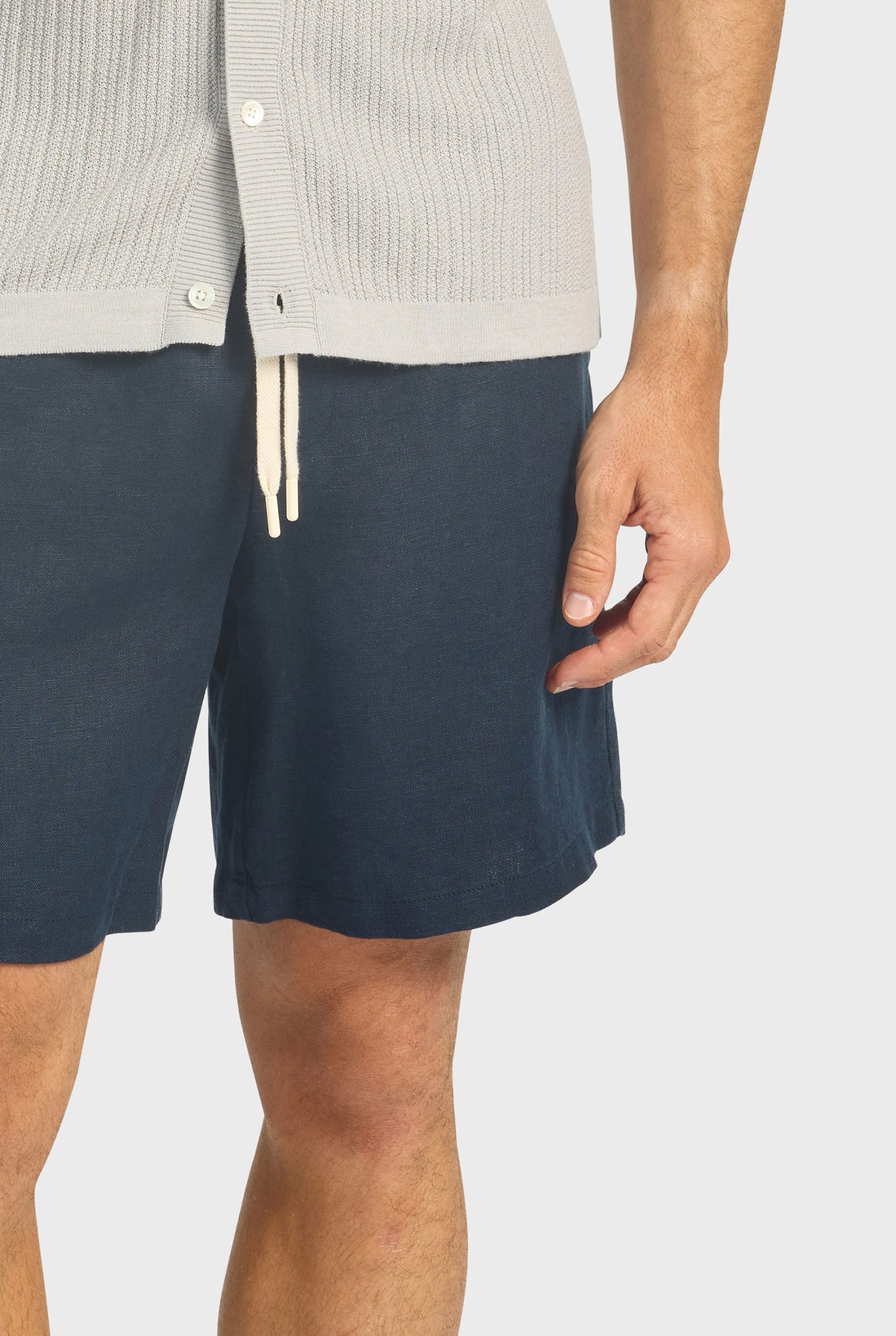 Jeff Linen Short - Image 4